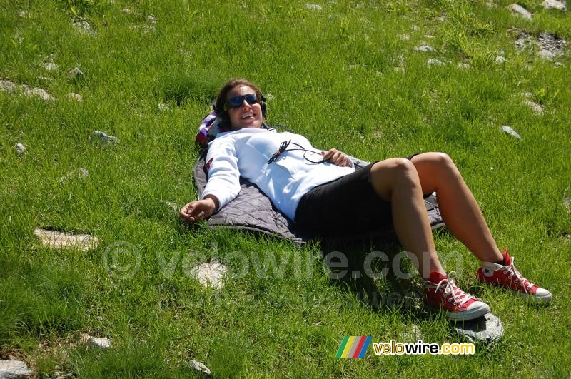 Fanny gets some rest after a difficult stage
