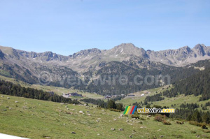 Vue sur un paysage de montagne (214x)