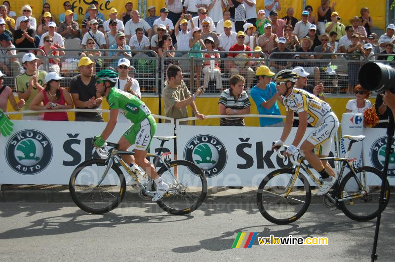 Mark Cavendish & Bernhard Eisel (Columbia-HTC) in Saint-Girons