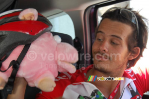 Bernard Laplume et son petit cochon (220x)