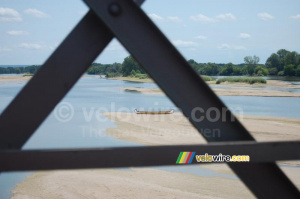 Un petit bateau sur la Loire (2) (224x)