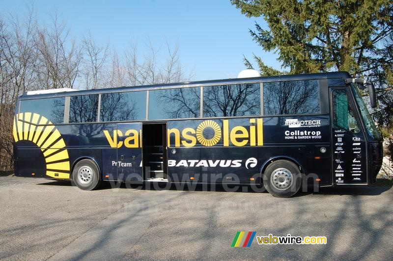 De bus van Vacansoleil Pro Cycling Team