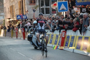 Xavier Tondo (Cervélo TestTeam) remporte l'étape à Tourrettes-sur-Loup (1) (357x)