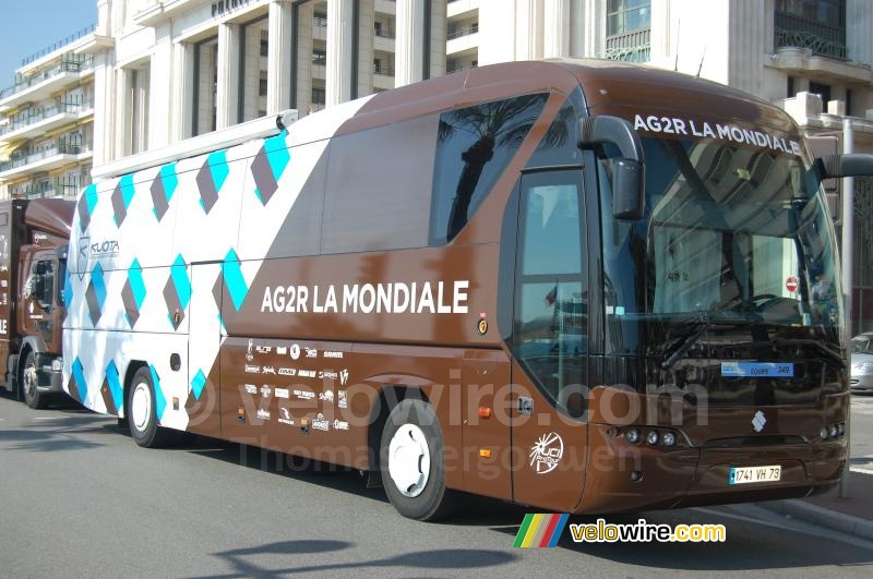 Le bus de l'équipe AG2R La Mondiale 