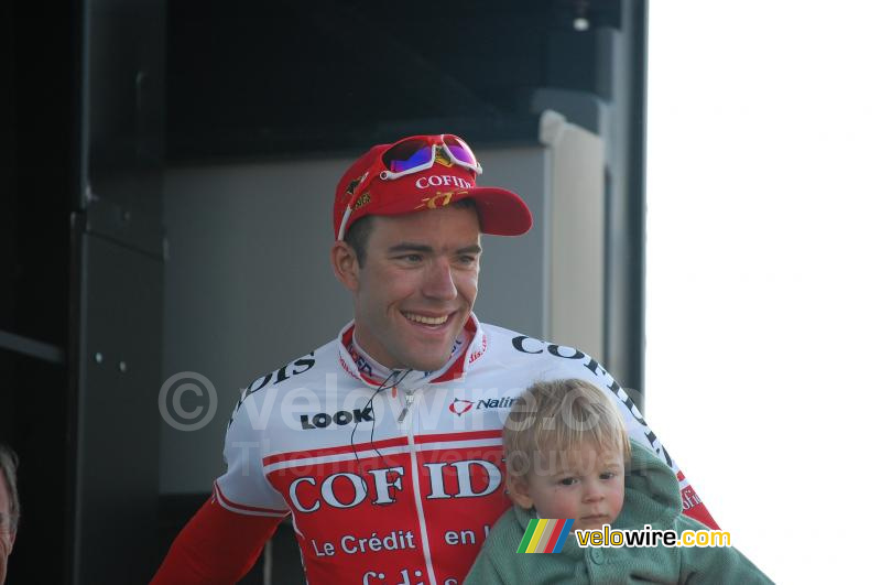 Amaël Moinard (Cofidis) and his son