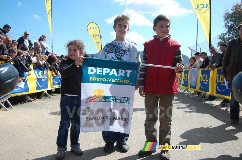 The children with the start flag