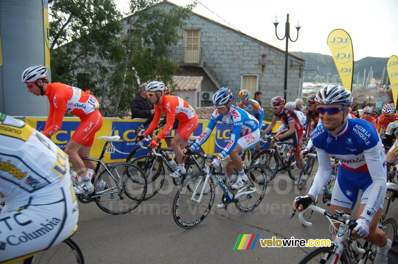 Dimitri Champion (AG2R La Mondiale) aan de start in Porto-Vecchio