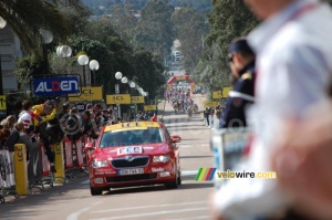 The peloton starts the sprint in Porto-Vecchio (449x)