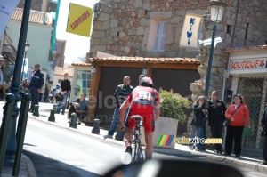 Florian Stalder (BMC Racing Team) dans le centre de Porto-Vecchio (555x)