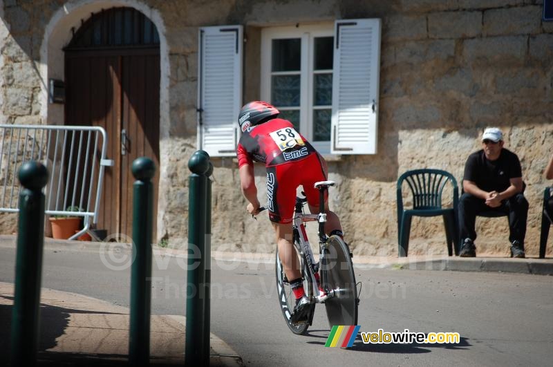 Florian Stalder (BMC Racing Team) in het centrum van Porto-Vecchio (5)