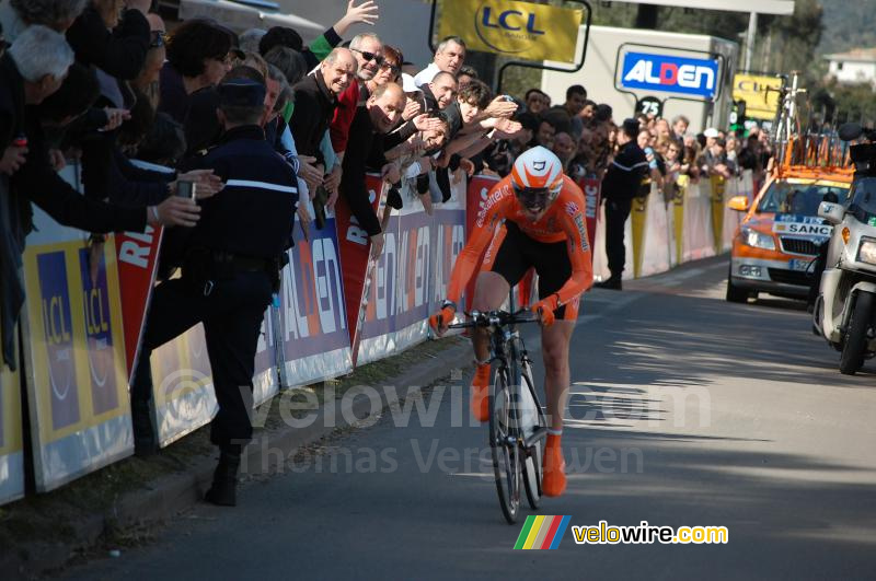 Samuel Sanchez (Euskaltel-Euskadi) bij de finish