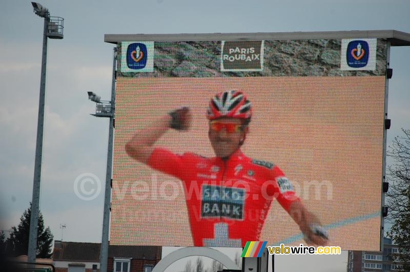 Fabian Cancellara (Team Saxo Bank) viert zijn overwinning