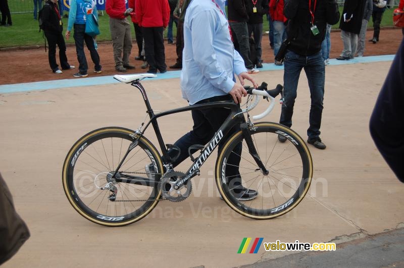 De fiets van Fabian Cancellara (Team Saxo Bank): Specialized Roubaix SL3