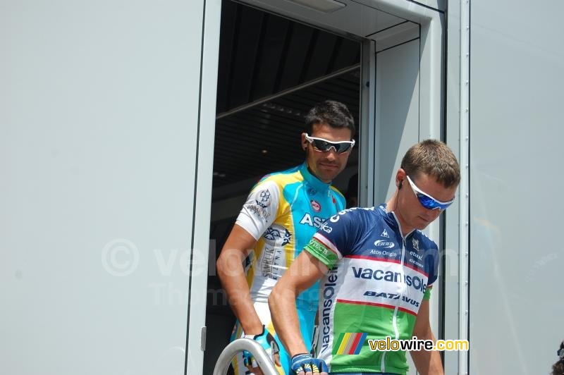 Oscar Pereiro (Astana) & Sergey Lagutin (Vacansoleil Pro Cycling Team)