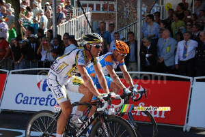 Bernhard Eisel (HTC-Columbia) & Robbie Hunter (Garmin-Transitions) (429x)