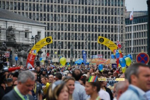 Many people at the start in Brussels (567x)