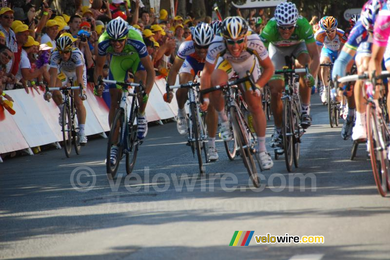 Mark Cavendish (HTC-Columbia) vol in de sprint