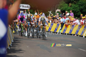Mark Cavendish (HTC-Columbia) démarre le sprint (467x)