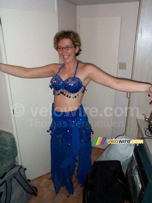 Isabelle in Tunisian danser's dress (305x)