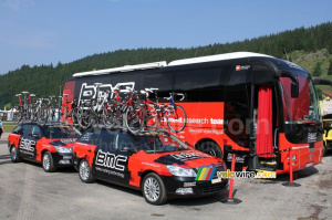 The BMC Racing Team cars and bus (1599x)