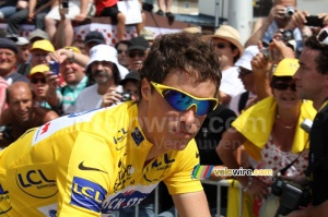 Sylvain Chavanel (Quick Step) in yellow (525x)
