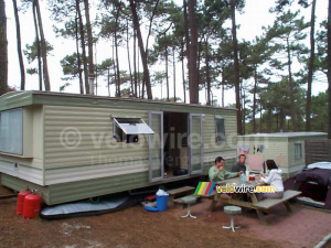 [Lacanau] Dorian, Sébastien & Barbara and our caravan (272x)