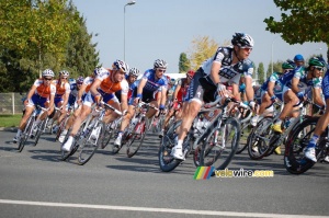 The peloton in Vendôme (2) (372x)