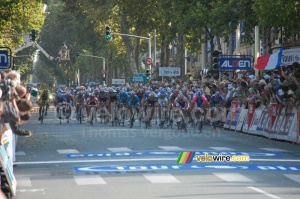 Le sprint final de Paris-Tours 2010 (3241x)