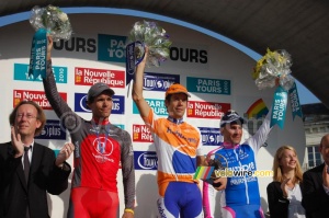 The Paris-Tours 2010 podium: Oscar Freire, Angelo Furlan & Gert Steegmans (487x)
