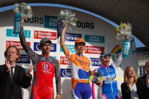 Le podium de Paris-Tours 2010 : Oscar Freire, Angelo Furlan & Gert Steegmans (811x)
