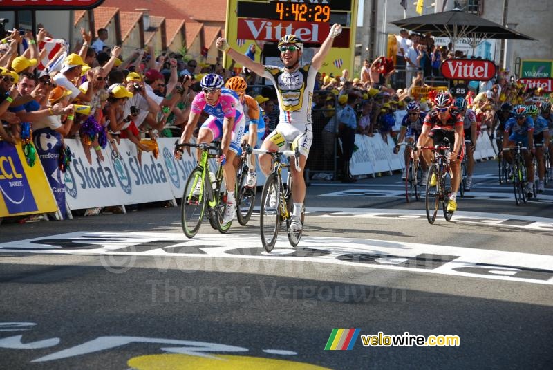 Mark Cavendish (HTC-Columbia) wint de etappe (3)
