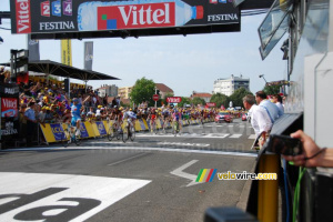 Pierrick Fédrigo (Bbox Bouygues Telecom) remporte l'étape à Pau (291x)