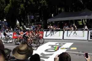 Robbie Hunter, Lance Armstrong (Team Radioshack) & Timothy Roe (BMC Racing Team) (858x)