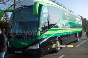 Le bus Europcar (1068x)
