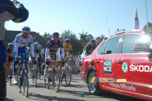 Yoann Offredo (FDJ), Romain Feillu & Thomas De Gendt (Vacansoleil) at the start (486x)