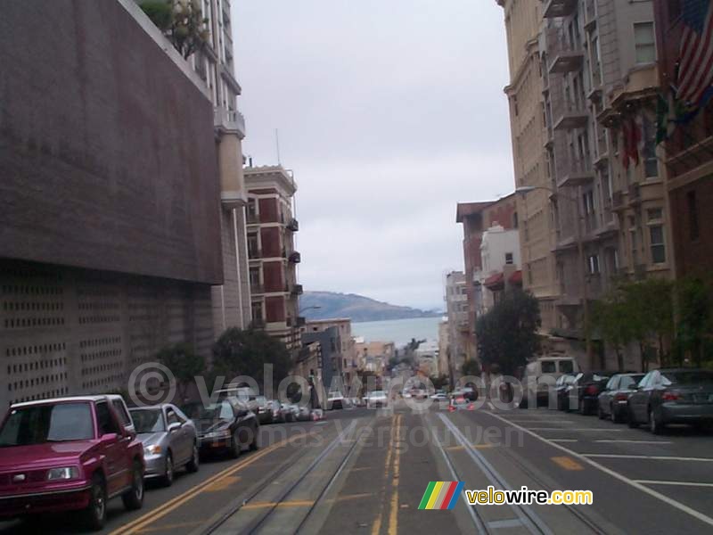 [San Francisco] - De afdaling van de Powell Street vanuit de 'cable car'