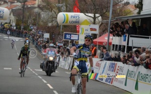 Lieuwe Westra (Vacansoleil-DCM Pro Cycling Team) wins the Classic Loire Atlantique 2011 (556x)