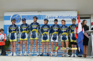 Vacansoleil-DCM Pro Cycling Team (705x)