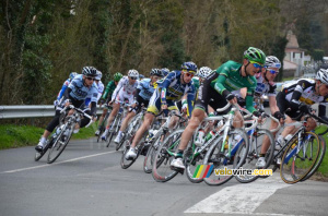 The peloton turning left (2) (304x)