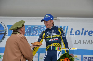 Lieuwe Westra reçoit une fouasse (426x)