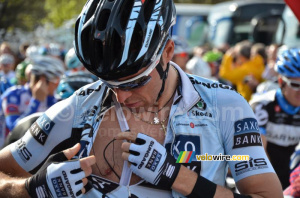 Just adjusting the race radio (523x)