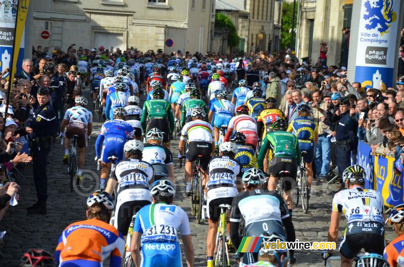 Thor Hushovd (Team Garmin-Cervlo) middenin het peloton