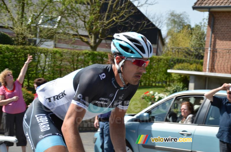 Fabian Cancellara (Team Leopard-Trek) in de bevoorradingszone