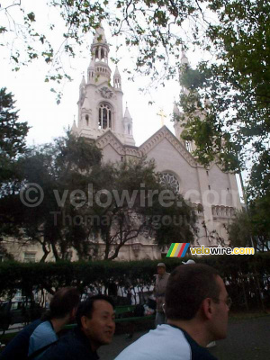 [San Francisco] - Denis, Anh & Edward devant une église (498x)