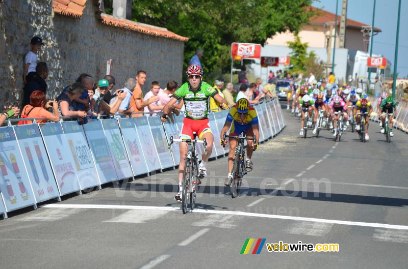 Gatan Bille (Wallonie-Bruxelles-Crdit Agricole) wint de etappe (1)