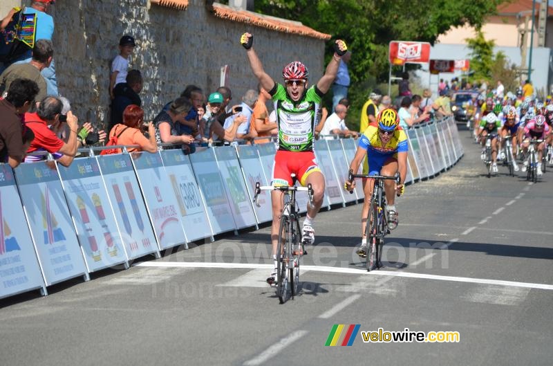 Gatan Bille (Wallonie-Bruxelles-Crdit Agricole) wint de etappe (2)