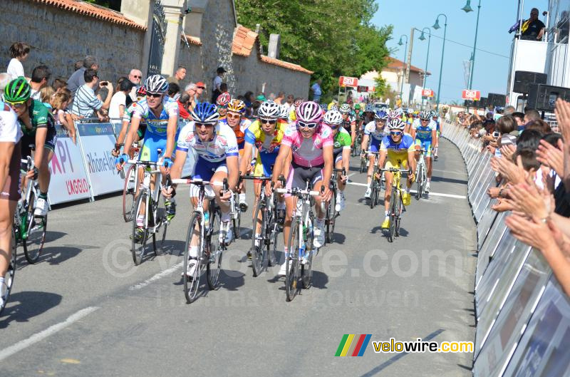 De finish van het peloton (2)