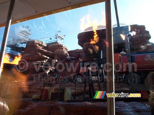 [Walt Disney Studios - Disneyland Paris]: Effets spéciaux de prè: le feu et après beacoup de l'eau!! (345x)