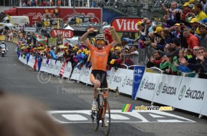 Samuel Sanchez (Euskaltel-Euskadi) wins the stage (628x)