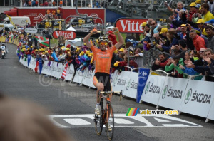 Samuel Sanchez (Euskaltel-Euskadi) remporte l'étape (867x)